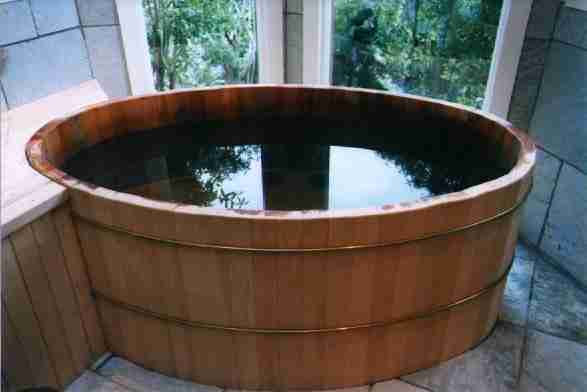 Finely crafted redwood, teak and cedar hottubs. Traditional style Japanese ofuros